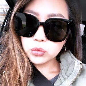 Meet your Posher, Vivian